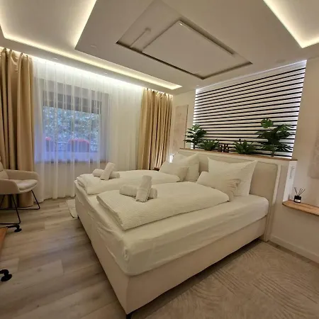 Glamour Mit 2 Schlafzimmern Und Balkon Lejlighed *